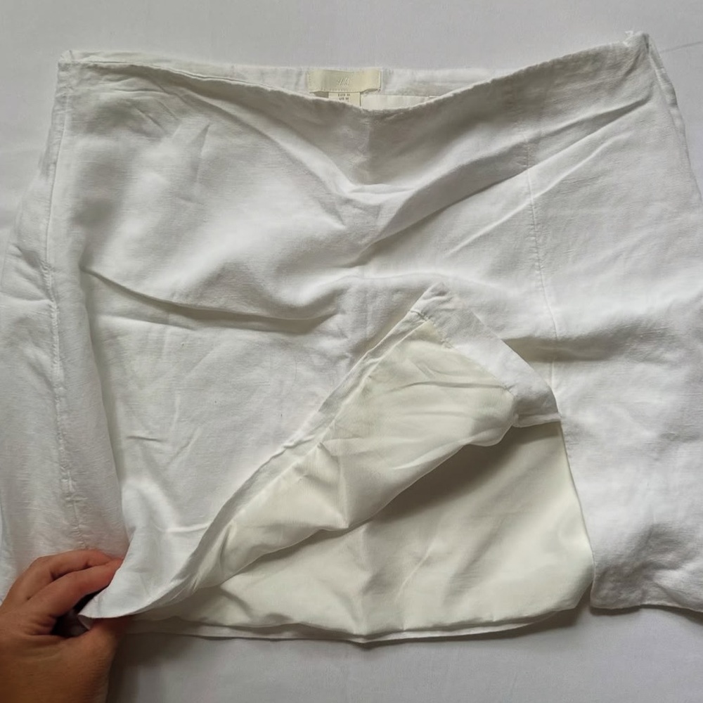H&M A Line Mini Skirt with Slit - Picture 3 of 6